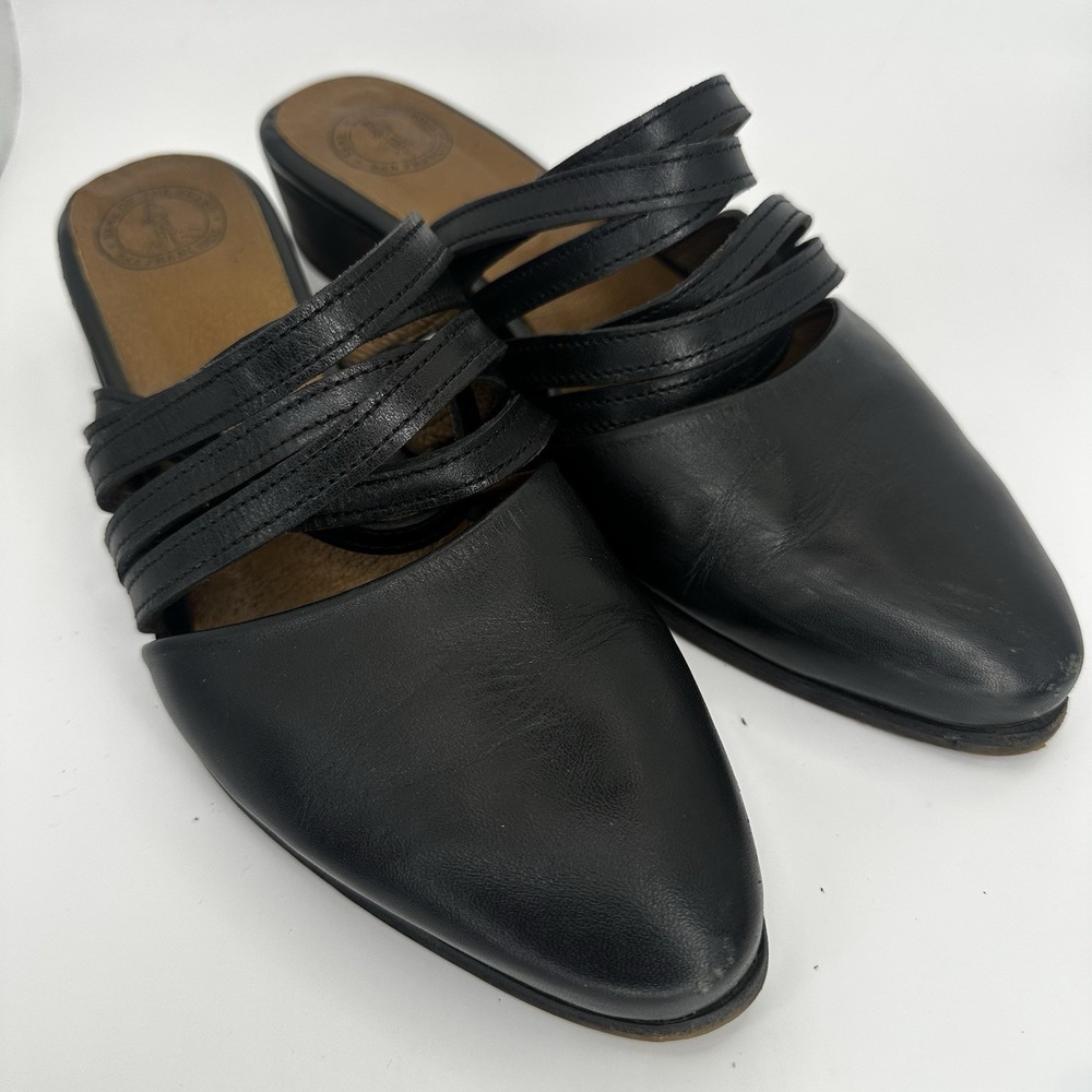 Seal Of The Sutro Luxury Slip On Shoes Black Leather Strappy Quiet Luxury Sz 8.5